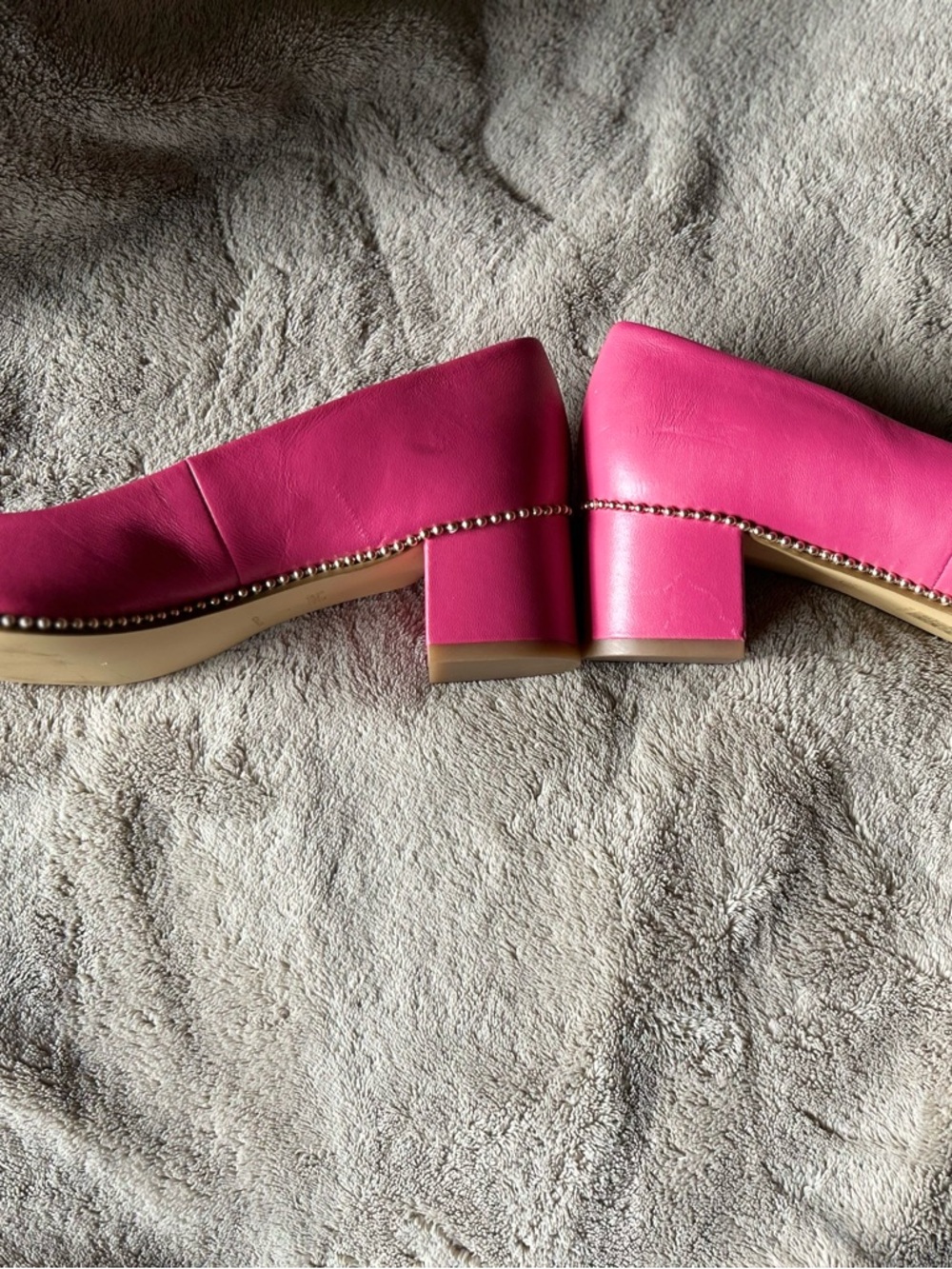 Coach Fuchsia Leather Mid Block Heel Pumps with Gold Chain Trim - Picture 6 of 10
